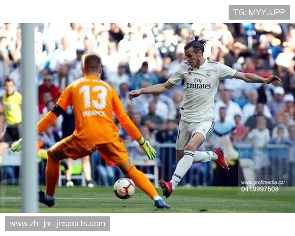 西甲联赛贝尔传射助皇马胜利