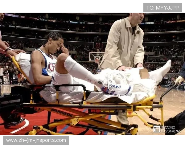 穆迪与利文斯顿膝盖重伤对比分析慎点视频背后的运动康复启示